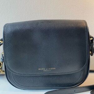 Gently worn. Doesn’t come with bag.